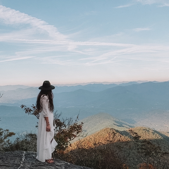 White dress - Picture 2 of 4